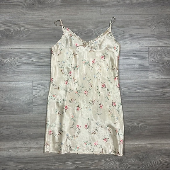 Morgan Taylor Cream Floral Satin Slip Dress Lace Ruffle Detail Size S - Picture 1 of 6